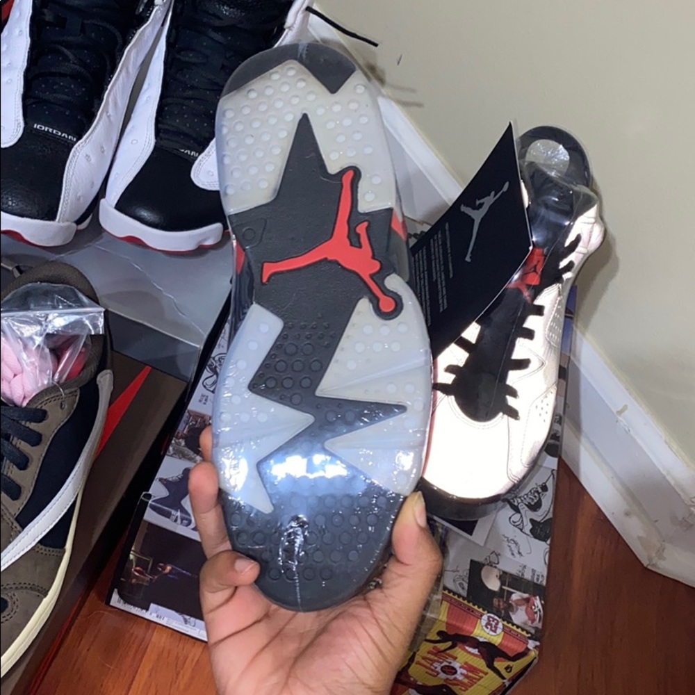 Jordan 6 - Picture 2 of 3
